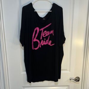 Team Bride Oversized Slouchy shirt in black with pink letters. Women’s 2XL